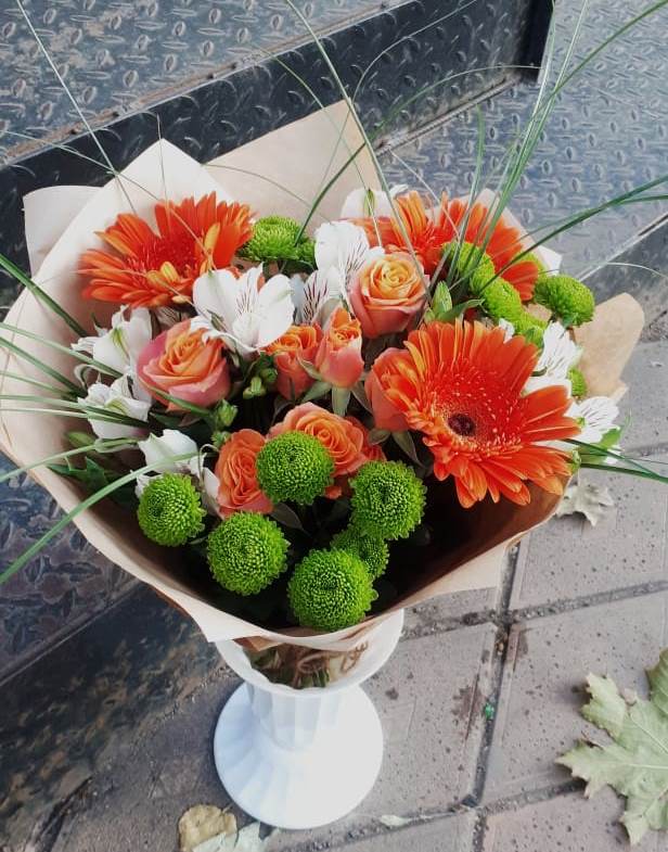 Букет цветов из: Герберы, Хризантемы, Альстромерии и Розы в Куртамыше