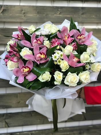 Букет цветов из: Розы и Хризантемы в Куртамыше