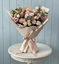 Букет цветов из:  Розы и Лизиантусы в Куртамыше