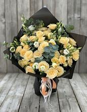 Букет цветов из:  Розы и Лизиантусы в Куртамыше