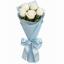 Букет 5 Белых роз Проуд в Куртамыше