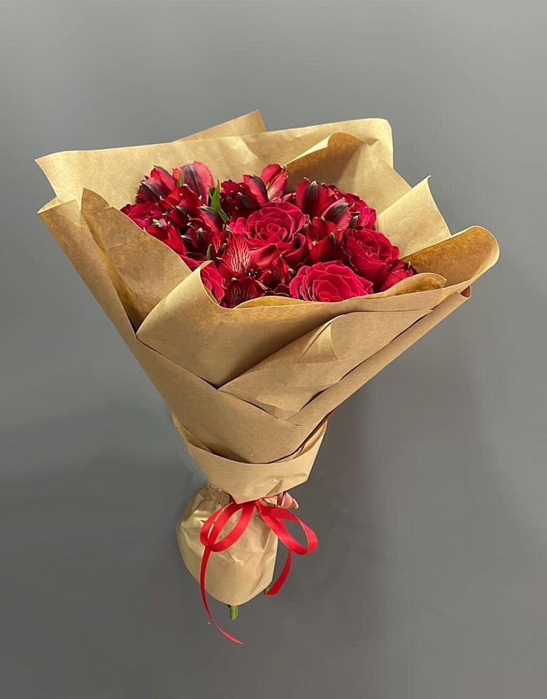 Букет цветов из: Альстромерии и Розы в Куртамыше