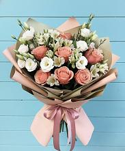 Букет цветов из:  Розы, Альстромерии и Лизиантусы в Куртамыше