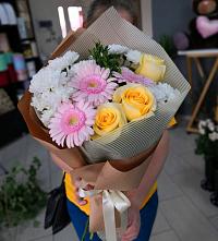 Букет цветов из:  Герберы, Розы и Хризантемы в Куртамыше
