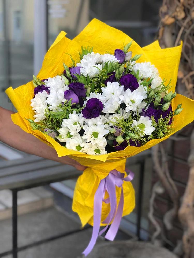 Букет цветов из: Ирисы, Хризантемы и Ромашки в Куртамыше