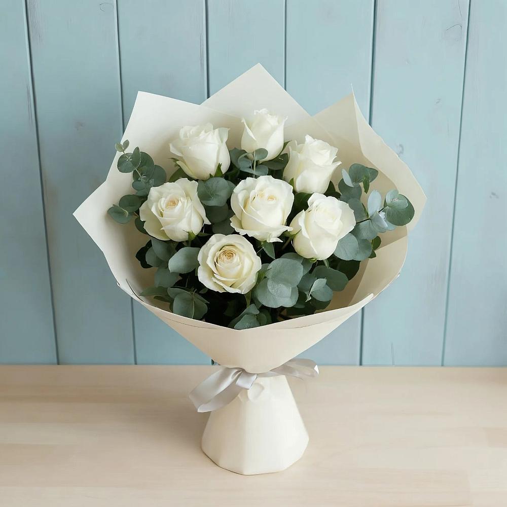 Букет Белые розы в Эвкалипте в Куртамыше