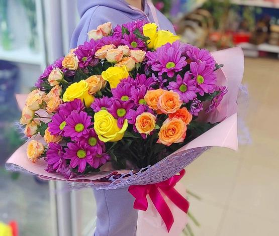 Букет цветов из: Хризантемы и Розы в Куртамыше