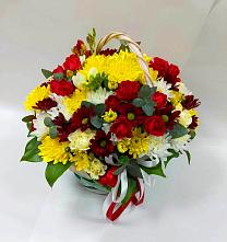 Цветочная композиция из Хризантемы и Розы в корзине в Куртамыше