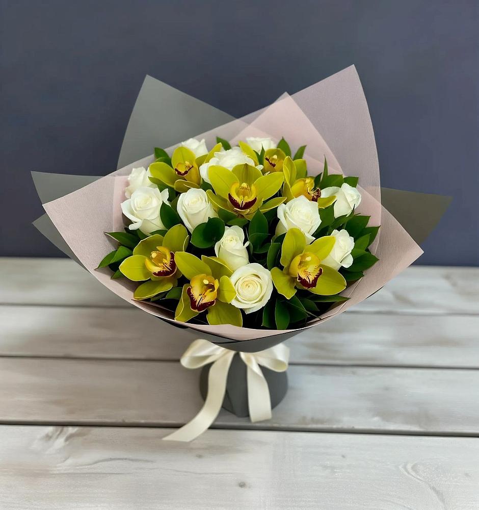 Букет цветов из: Орхидеи и Розы в Куртамыше