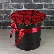 Цветочная композиция из Розы в шляпной коробке в Куртамыше