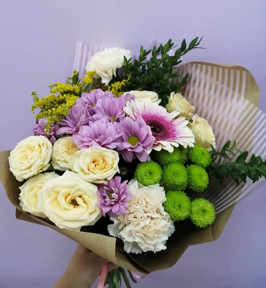 Букет цветов из: Хризантемы, Розы, Гвоздики и Герберы в Куртамыше