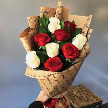 Букет красно-белые розы в Куртамыше Букет цветов из: Розы в Куртамыше