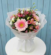 Букет цветов из:  Герберы, Альстромерии и Лизиантусы в Куртамыше