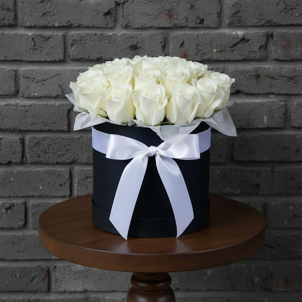 Цветочная композиция из Розы в шляпной коробке в Куртамыше