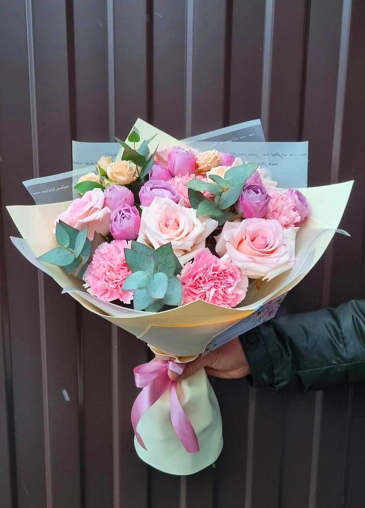 Букет Стихотворение в Куртамыше Букет цветов из: Розы и Гвоздики в Куртамыше