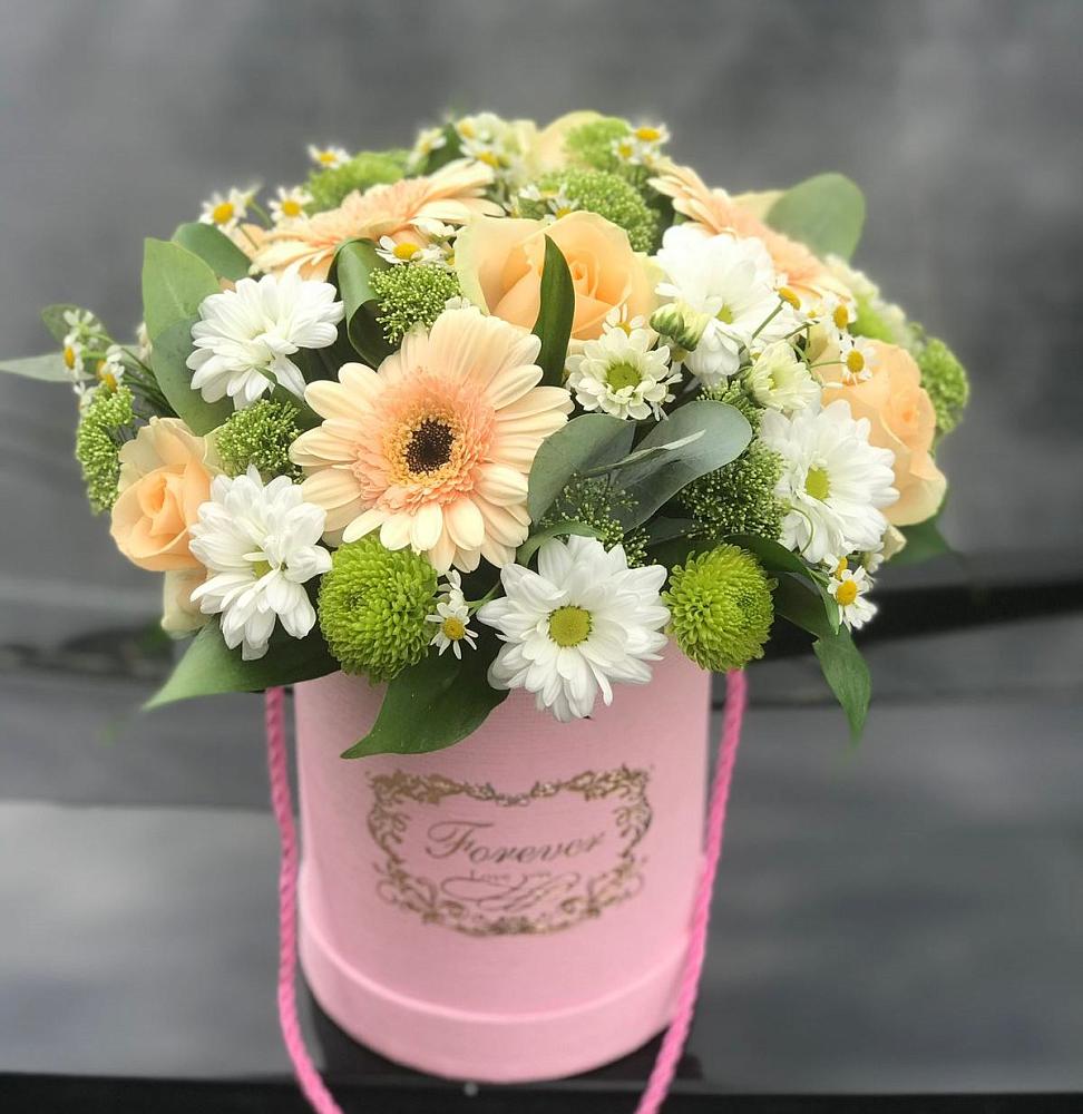 Цветочная композиция из Розы, Герберы и Хризантемы в шляпной коробке в Куртамыше