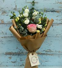 Букет цветов из:  Розы и Лизиантусы в Куртамыше